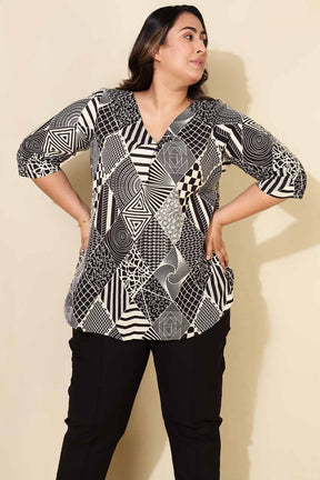 Plus Size Black White Geometric Print Centre Pleat Top