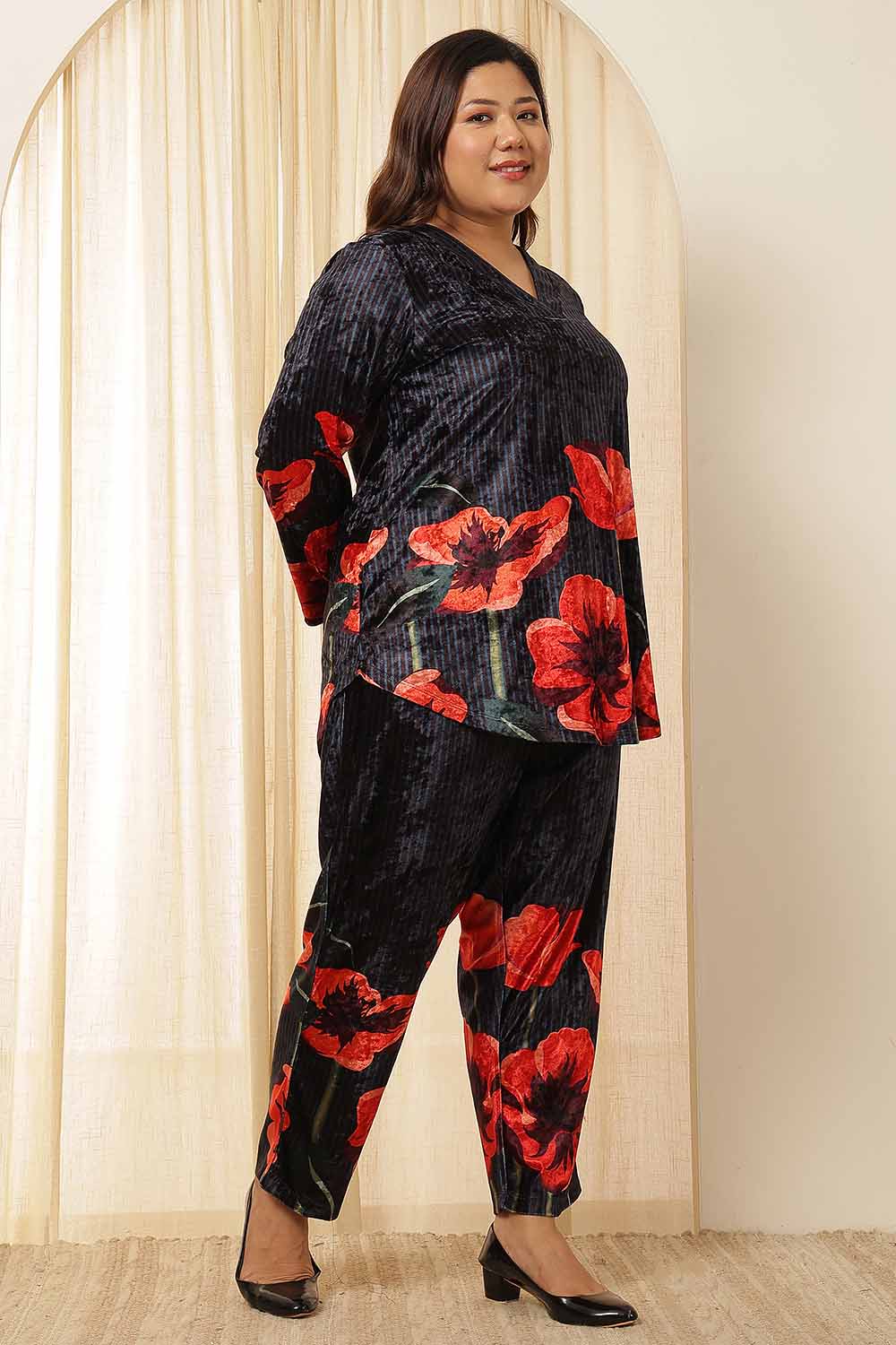 Plus Size Black Floral Print Borders Velvet Coord Set for Women