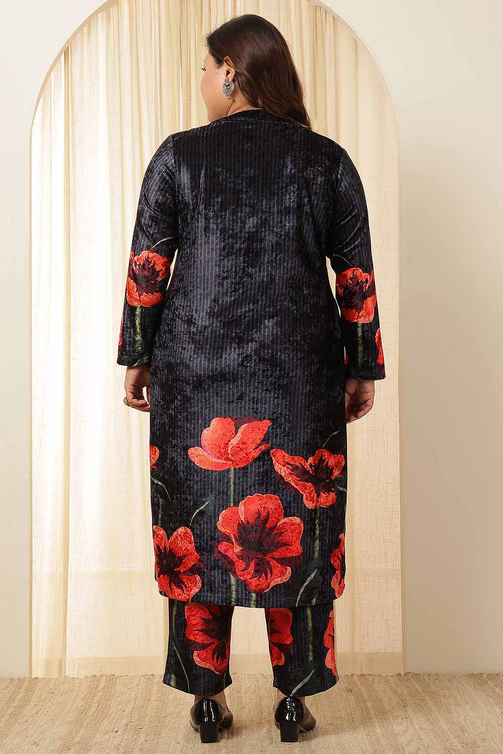 Plus Size Black Floral Borders Velvet Coord Set