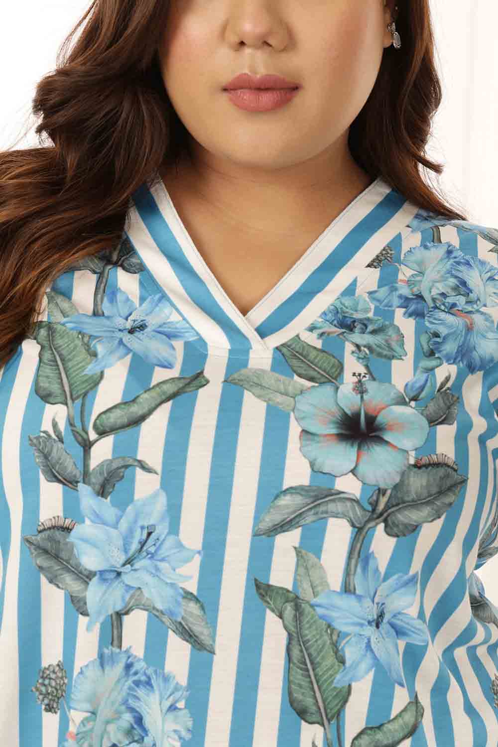 Comfortable Plus Size Blue Floral Stripes Top