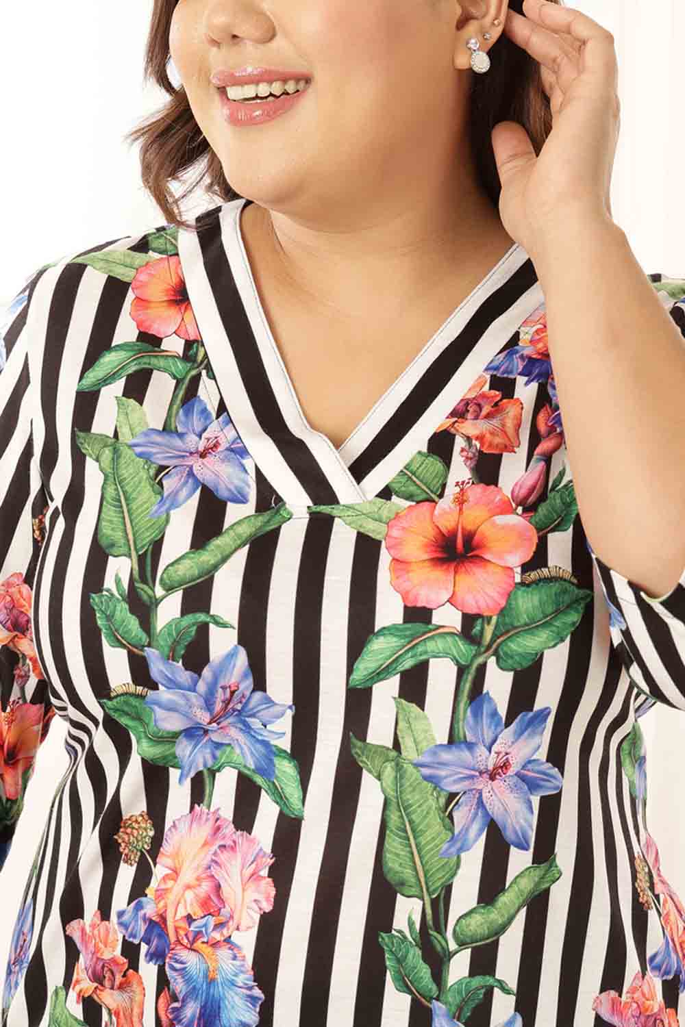 Comfortable Plus Size Black Floral Stripes Kurta