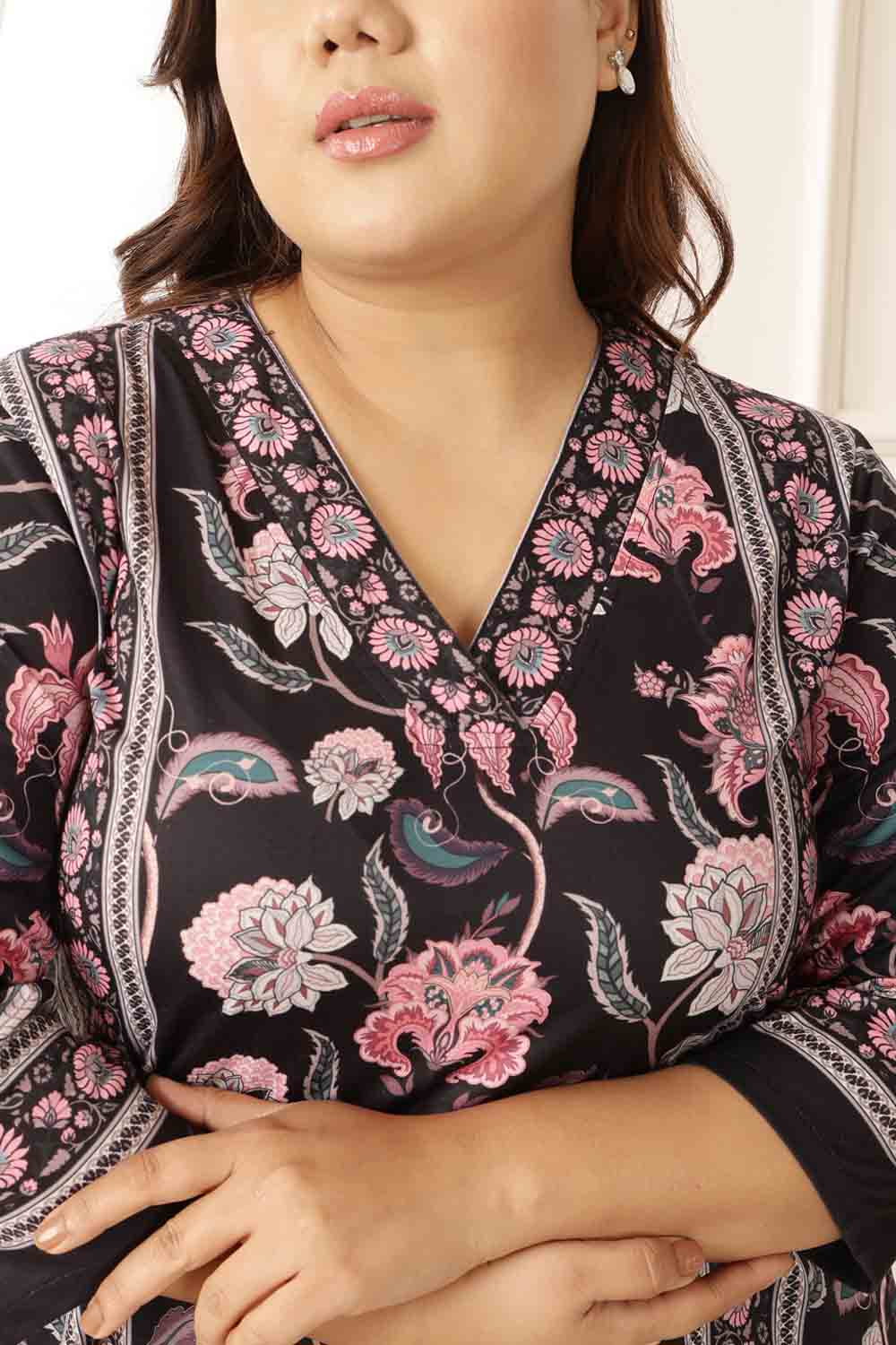 Comfortable Plus Size Black Floral V Neck Kurta