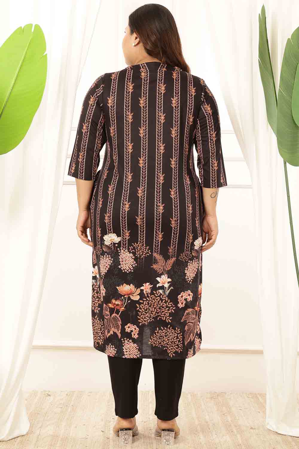 Comfortable Plus Size Black Floral V Neck Kurta