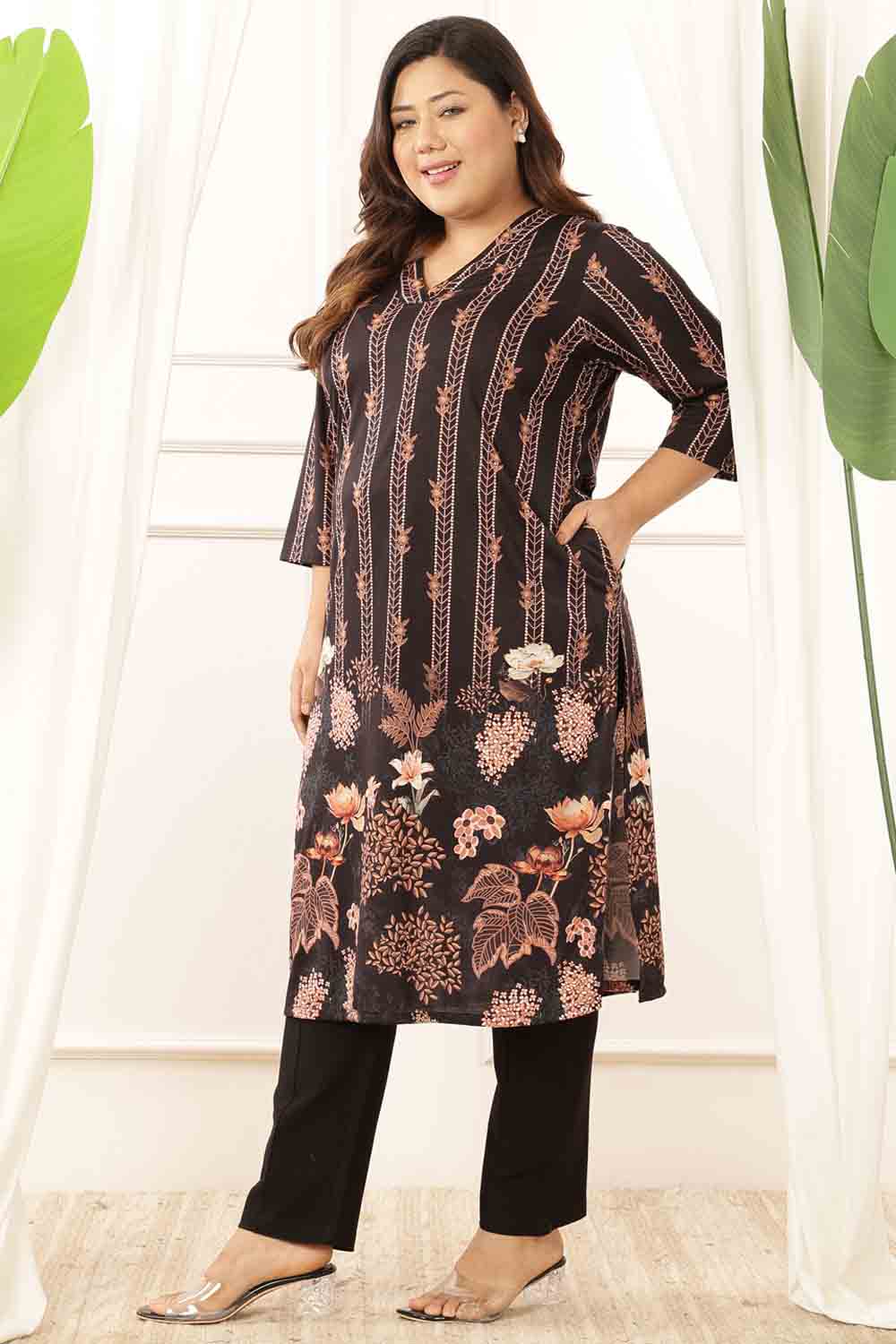 Plus Size Black Floral V Neck Kurta for Women