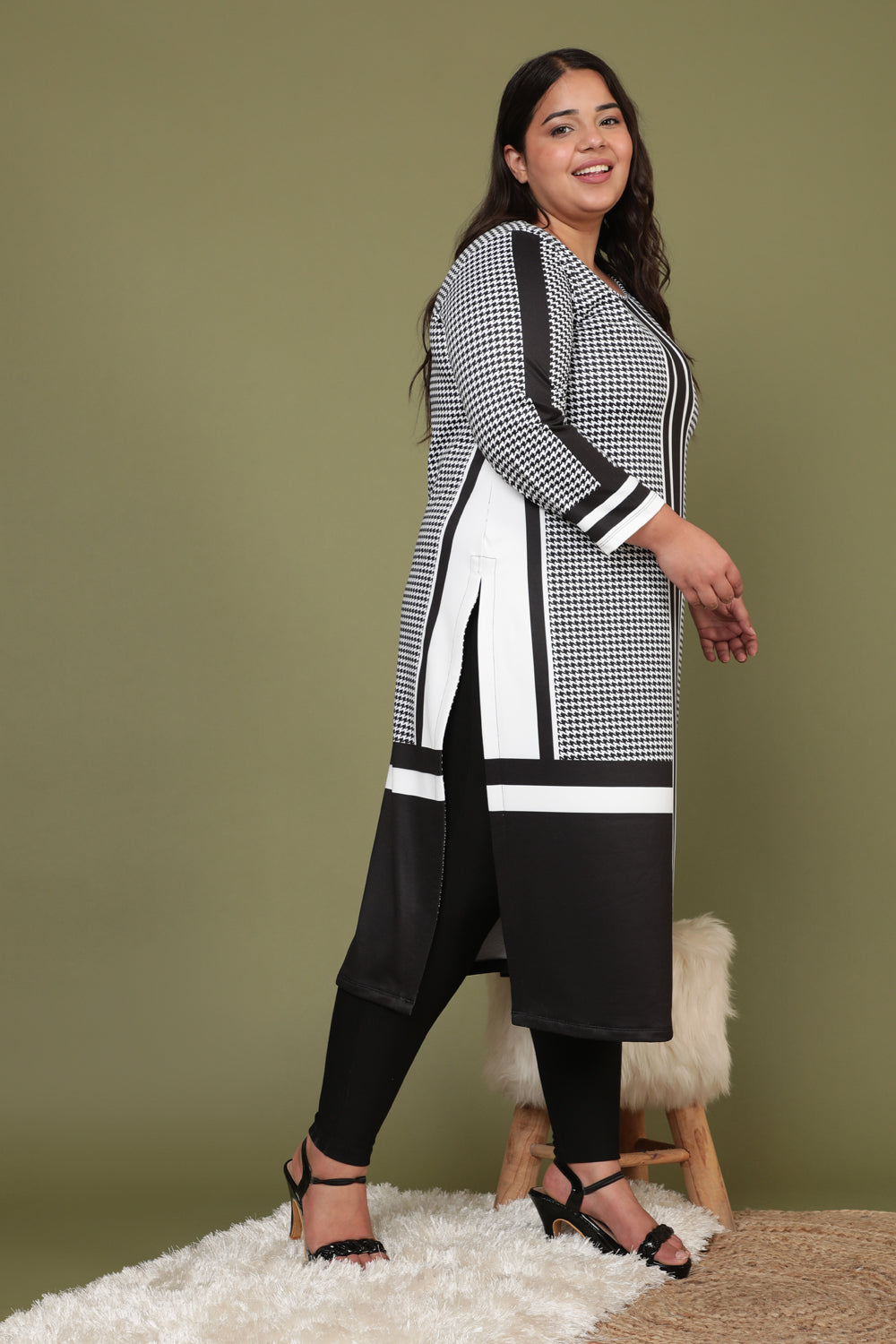 Plus Size Houndstooth Pattern Play Art Woolen Winter Kurti